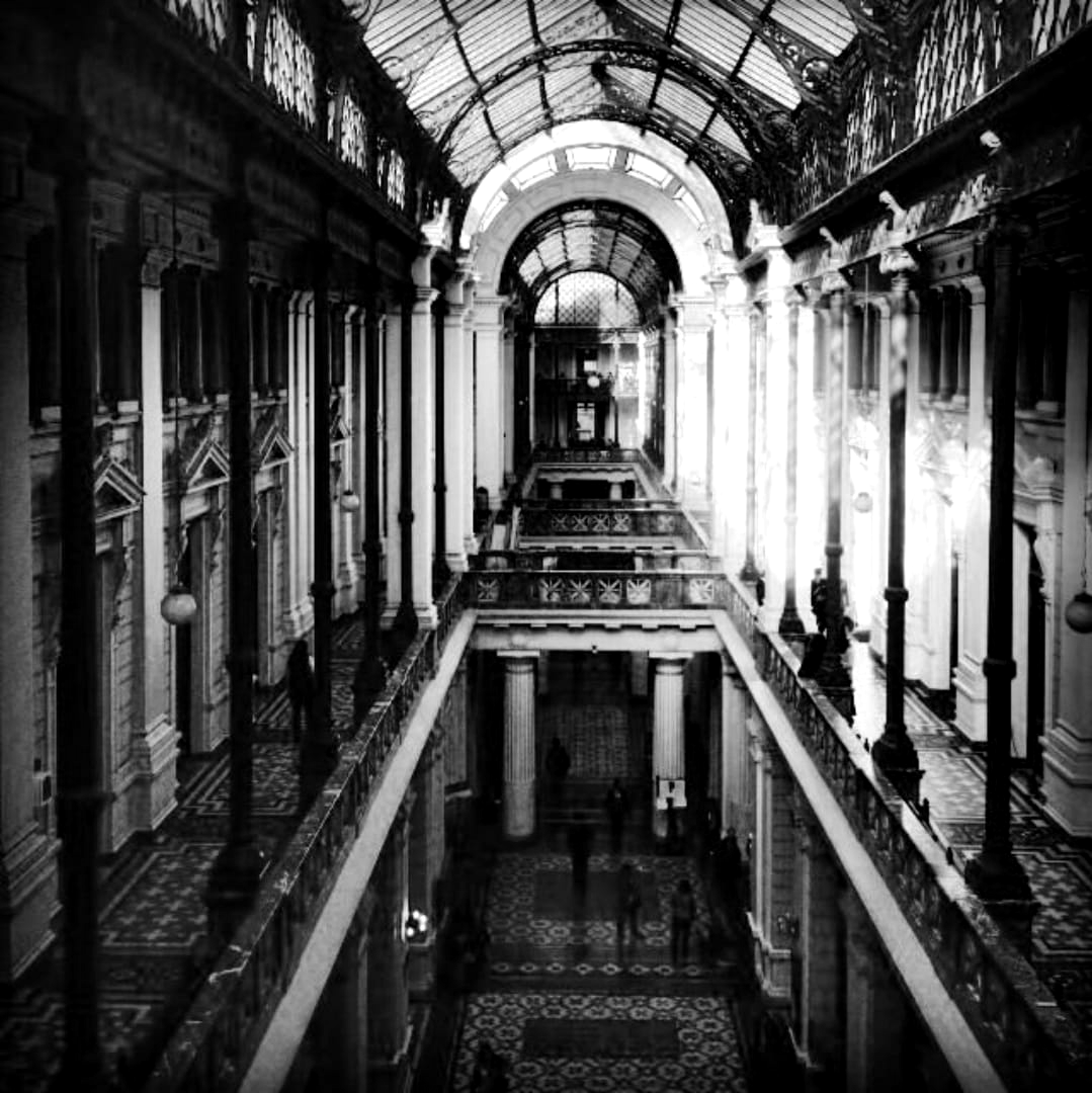 Galería interior del Palacio de Tribunales de Santiago